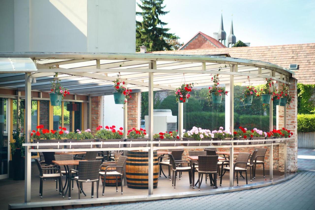 Hotel Dream Trnava Exterior photo