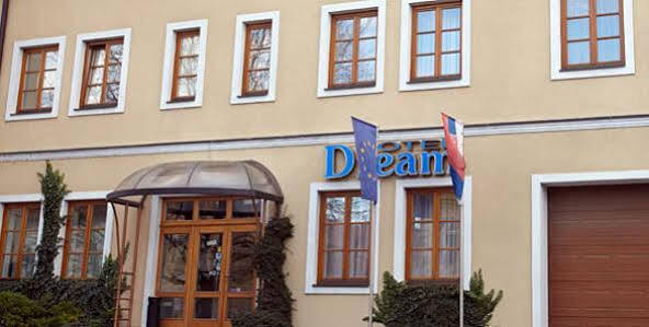 Hotel Dream Trnava Exterior photo
